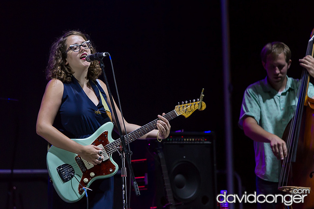 Sallie Ford and The Sound Outside