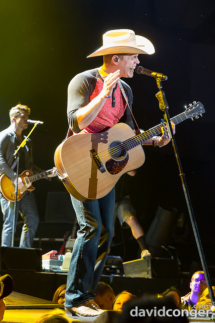 Dustin Lynch